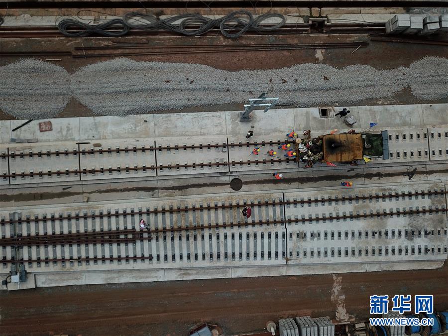 （图文互动）（1）昌赣高铁全线铺轨贯串 赣南不久将进入高铁时期