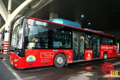 济南公交打造“留济过年”主题车厢 帮您把爱寄回家
