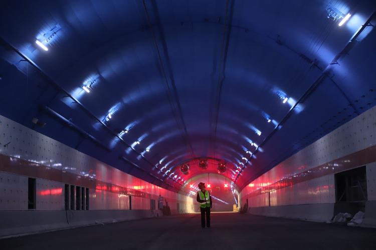 新妨碍！济南黄河隧道正式进入沥青路面施工阶段